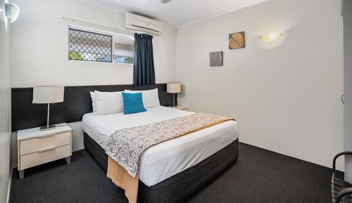 Queen Apartment with Bay View