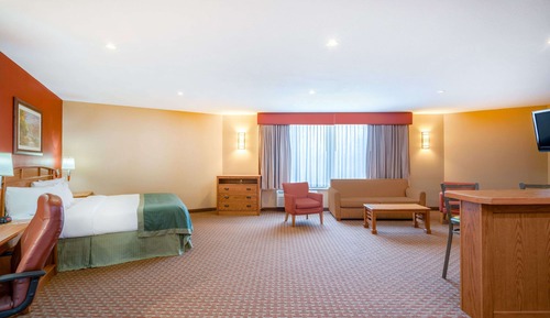 Deluxe Suite, 1 King Bed, Non Smoking