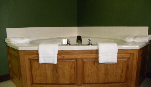 Suite, 1 King Bed, Jetted Tub
