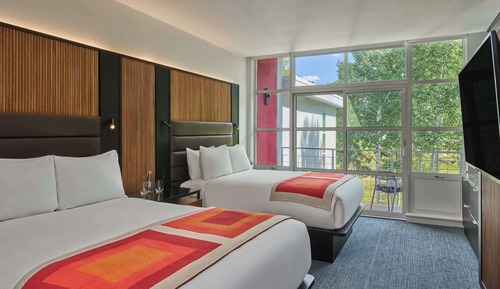 Standard Room, 2 Queen Beds (Aspen Junior Queens Suite)