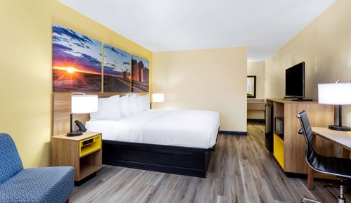 Room, 1 King Bed, Non Smoking