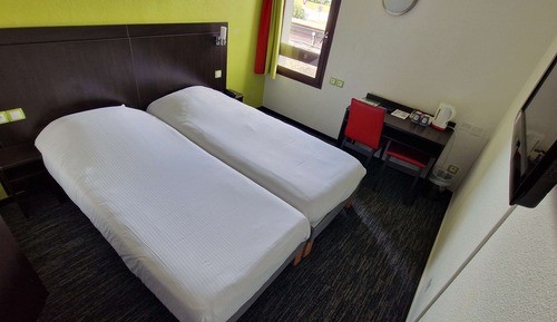 Standard Room, 2 Twin Beds