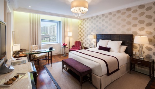 Signature Room, 1 King Bed, Non Smoking