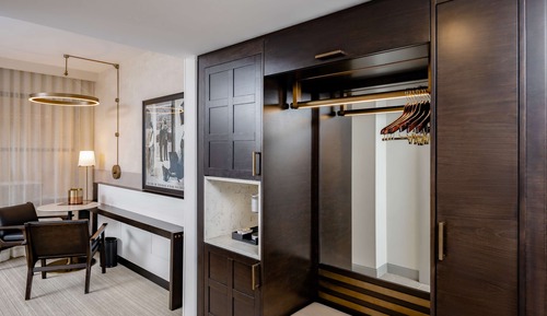 Room, 2 Queen Beds, Accessible (Roll-In Shower)