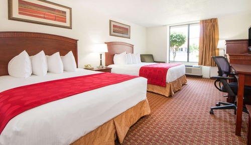 Room, 2 Queen Beds, Accessible, Non Smoking