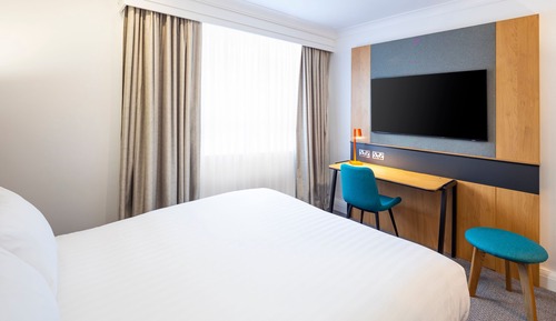 Standard Room, 1 Queen Bed