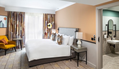 Standard Room, 1 King Bed, Accessible (Super King)