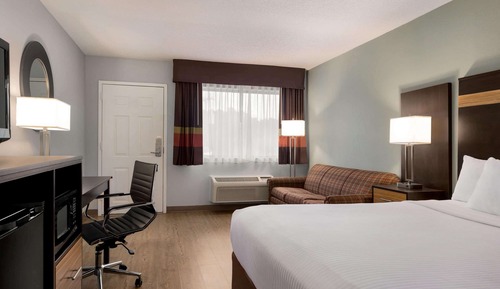 Studio Suite, 1 King Bed, Non Smoking