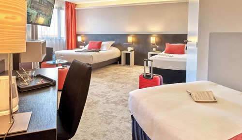 Family Room, Multiple Beds, Non Smoking, Connecting Rooms (Shower Only;Larger Room)