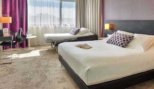 Comfort Room, 1 Queen Bed, Non Smoking (with Single Sofabed;Larger Room)