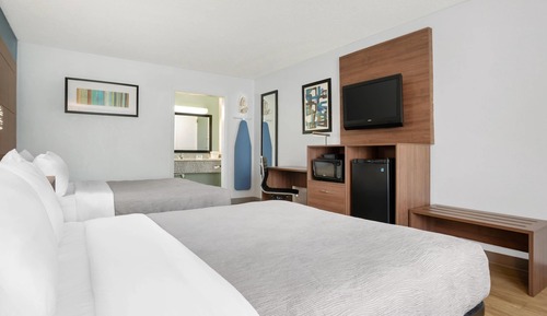 Room, 2 Queen Beds, Accessible, Non Smoking