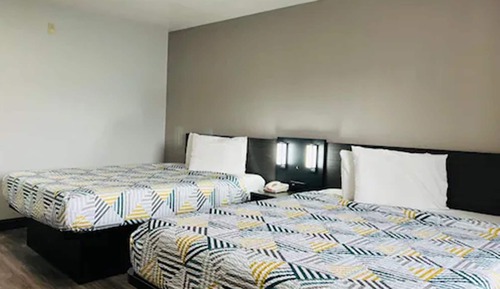 Deluxe Room, 2 Queen Beds, Non Smoking, Refrigerator