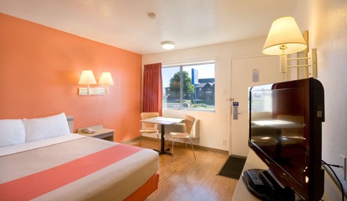 Standard Room, 1 Queen Bed, Non Smoking