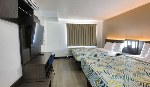 Deluxe Room, 2 Queen Beds, Non Smoking, Refrigerator & Microwave