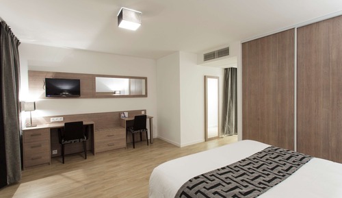 Executive Apartment, Multiple Beds, Kitchenette