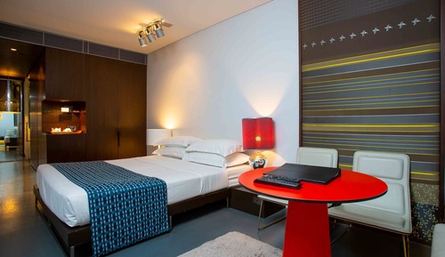 Standard Suite, 1 King Bed