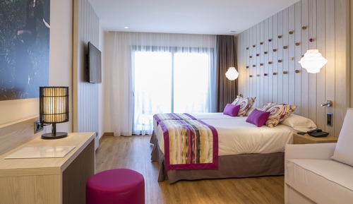 Deluxe Room, Pool View