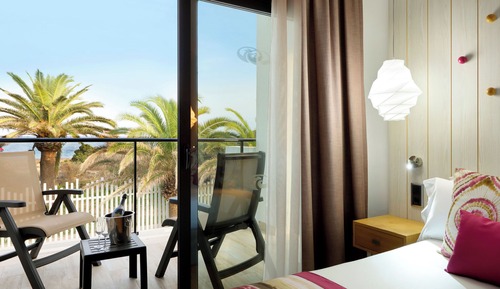 Deluxe Room (Seafront View)