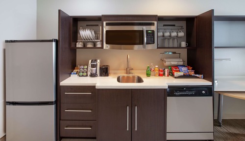 Premium Studio, 1 King Bed, Accessible (Hearing)