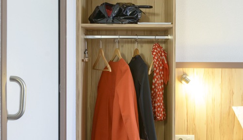 Communicating Room 