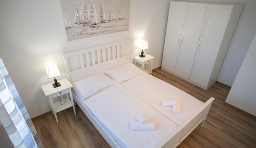 Deluxe House, 4 Bedrooms, Pool Access, Courtyard Area