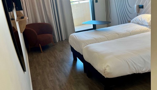 Standard Room, 2 Twin Beds, Balcony