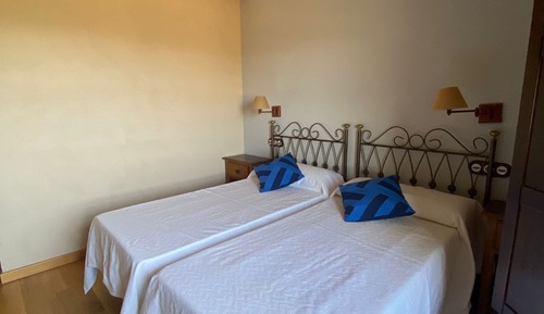 Basic Twin Room