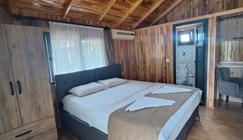 Classic Tree House, 1 Bedroom, Valley View