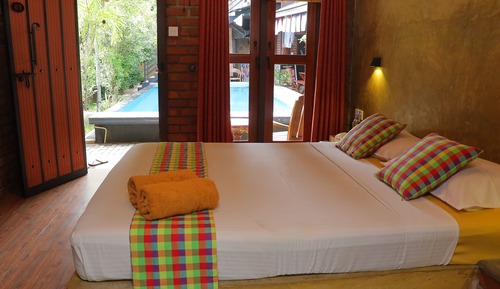 Deluxe Queen Room