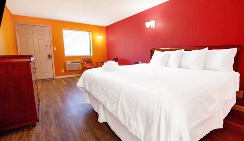 Room, 1 King Bed, Non Smoking