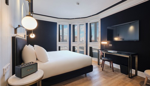 Deluxe Room (1 Adult + 1 Child)