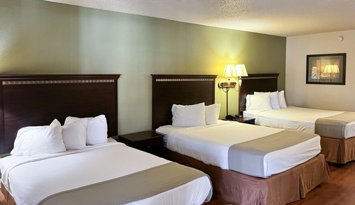 Standard Room, Multiple Beds, Non Smoking, Refrigerator & Microwave