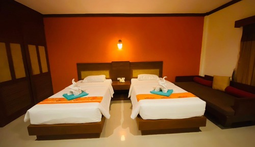 Deluxe Bungalow Twin Room