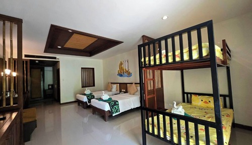 Deluxe Family Twin Room