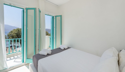 Beachfront Boutique Houses (Turquoise)