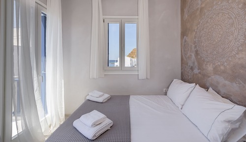 Beachfront Boutique Houses (Blue)