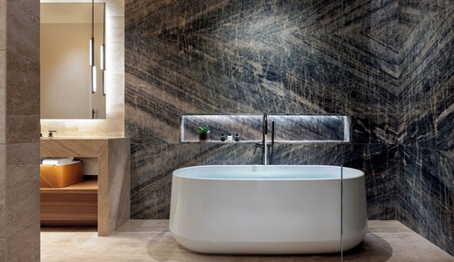 Executive King Suite - Strip View