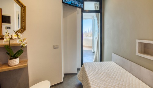 Basic Single Room, 1 Twin Bed, Partial Sea View, Garden Area