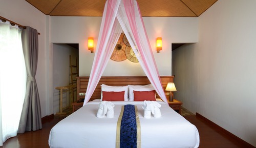 Family Beachfront 2 Bedrooms Villa (First row on beach)