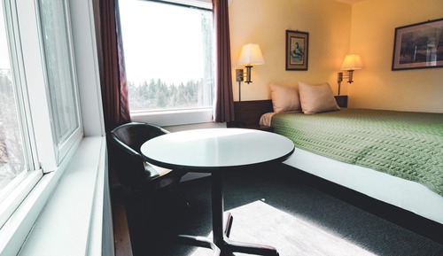 Standard Room, 1 Queen Bed