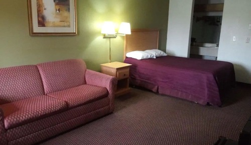 Standard Room, 1 Queen Bed, Refrigerator & Microwave