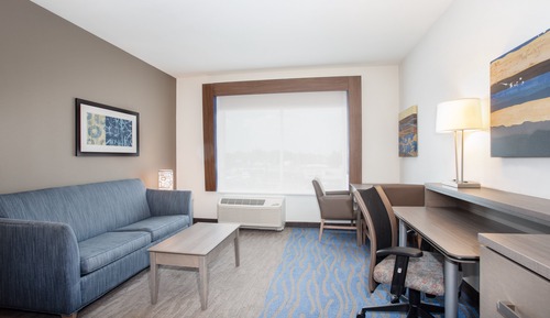 Suite, 2 Queen Beds (Additional Living Area)