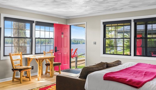 Lakeside Suite