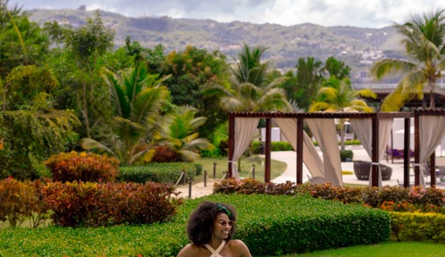 Xhale Club Junior Suite Swim Up Garden View King