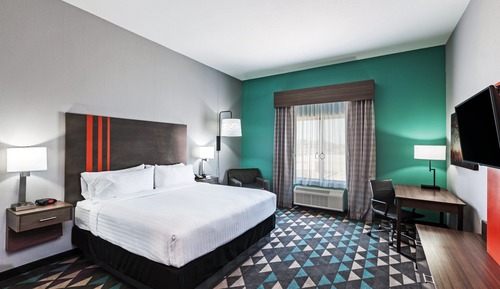 Suite, 1 King Bed, Accessible (Communications Accessible)