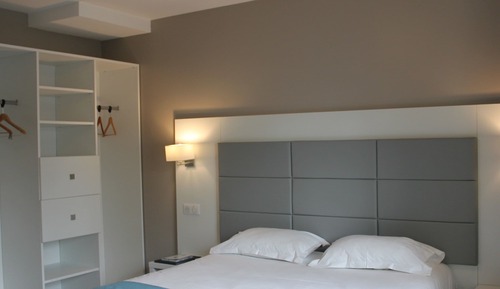 Double Room, Accessible (Parking side, view train tracks)