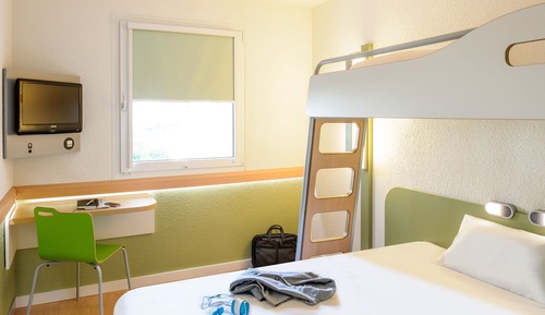 Standard Room (one double bed and one single bed)