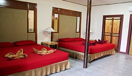 Family Room (2 double beds)