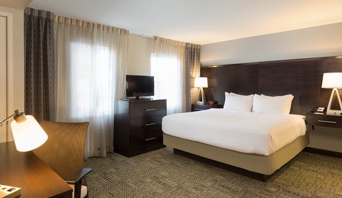 Suite, 2 Bedrooms, Accessible, Kitchen (Mobility, Roll-In Shower)