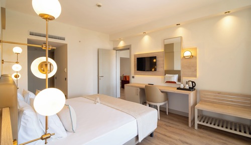 Deluxe Family Room with Sea View